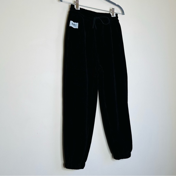MM6 Margiela Cropped Sweatpants in Black - Picture 7 of 14